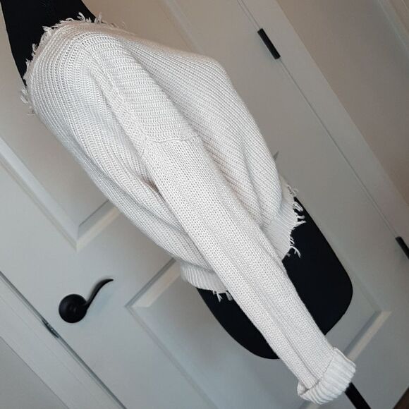 Jessica Simpson Distressed Cropped Sweater - Picture 4 of 10